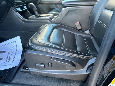 Used 2021 GMC Canyon Denali image 16