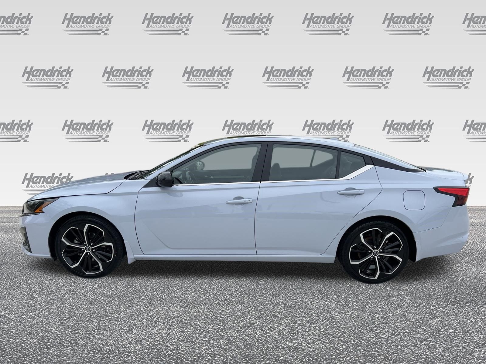Used 2023 Nissan Altima 2.5 SR w/ SR Premium Package FWD image 6