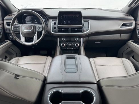 Used 2024 GMC Yukon XL SLT AWD/4WD image 25