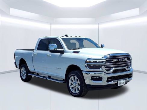 New 2026 RAM 2500 Laramie AWD/4WD image 24