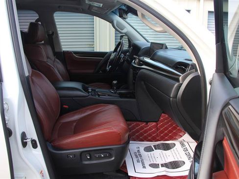 Used 2018 Lexus LX 570 4WD w/ Luxury Package image 25