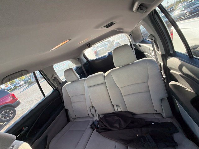 Used 2021 Honda Pilot EX image 2