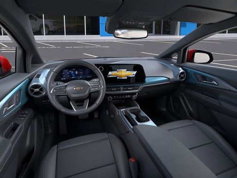 New 2026 Chevrolet Equinox EV LT image 15