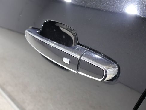 Used 2018 GMC Acadia Denali AWD/4WD image 10
