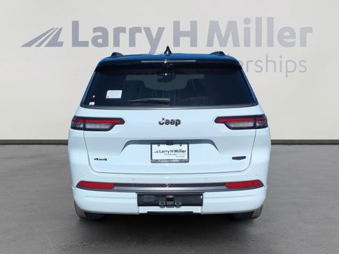 New 2026 Jeep Grand Cherokee L Summit w/ Obsidian Package AWD/4WD image 4