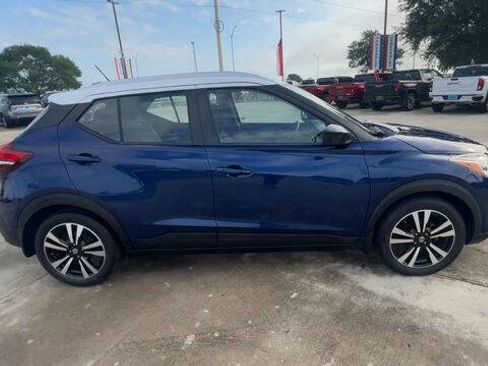 Used 2018 Nissan Kicks SV FWD image 9