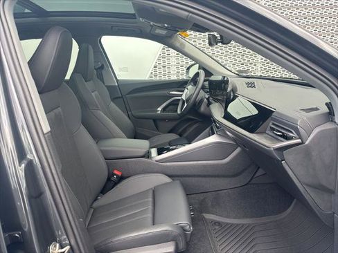 Used 2025 Audi Q5 Premium Plus w/ Premium Plus AWD/4WD image 8