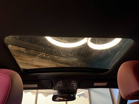 Used 2021 Kia Stinger GT1 image 24