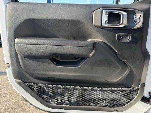Used 2023 Jeep Wrangler Unlimited AWD/4WD image 23