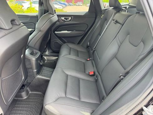 Used 2025 Volvo XC60 T8 Plus AWD/4WD image 9