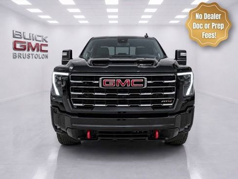 Used 2024 GMC Sierra 2500 AT4 AWD/4WD image 2