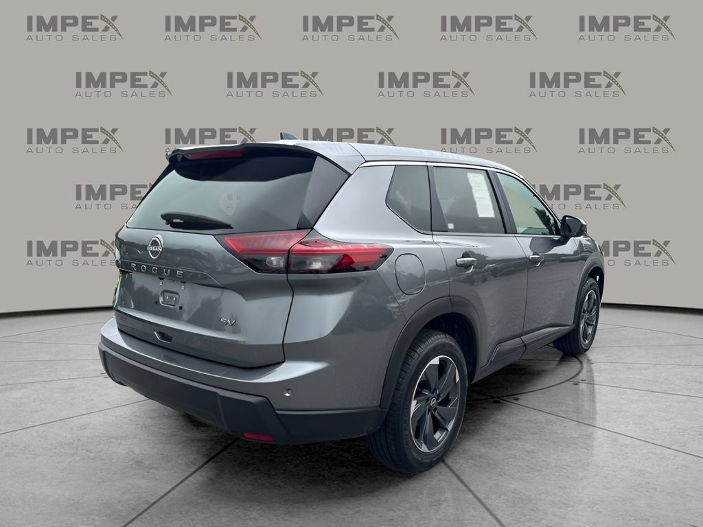 Used 2024 Nissan Rogue SV FWD image 5