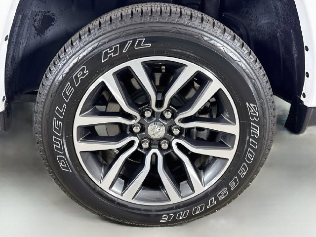 Used 2025 RAM 1500 Limited AWD/4WD image 32