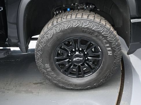 Used 2026 Chevrolet Silverado 2500 ZR2 AWD/4WD image 39