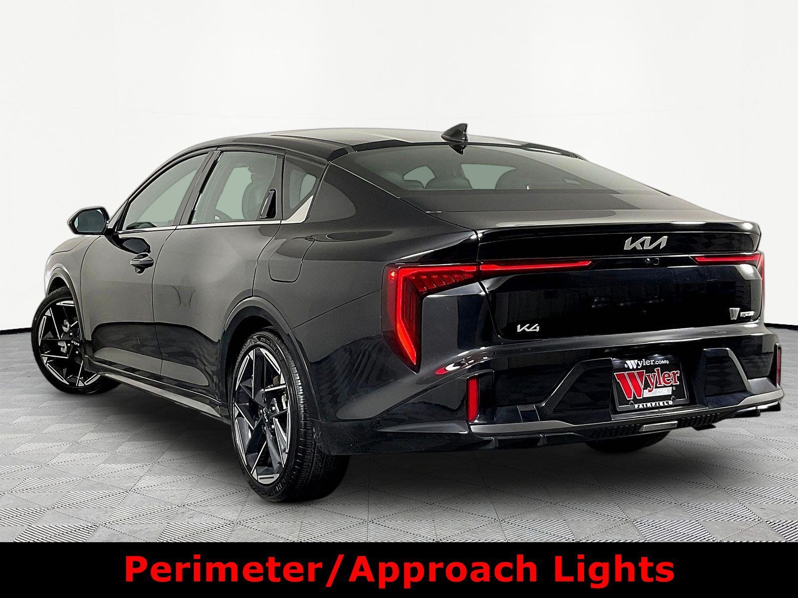 Used 2025 Kia K4 GT-Line w/ GT-Line Premium Package FWD image 4