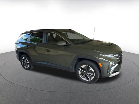 Used 2025 Hyundai Tucson SEL image 2