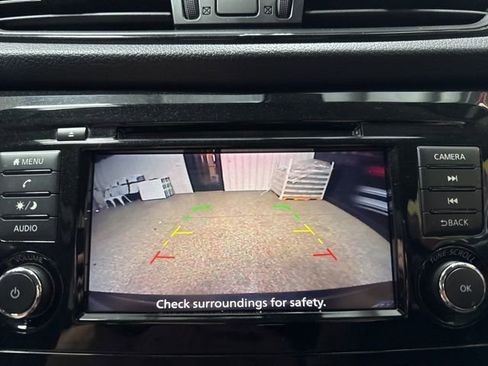 Used 2019 Nissan Rogue SV image 10