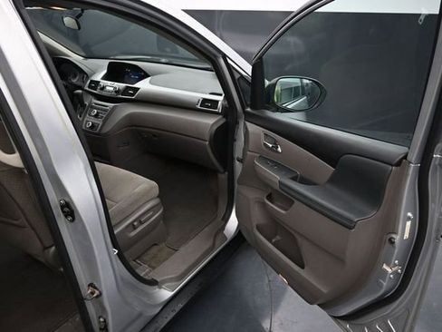 Used 2015 Honda Odyssey LX image 35