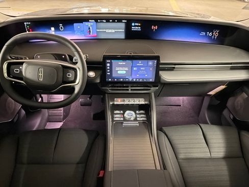New 2026 Lincoln Nautilus Reserve AWD/4WD image 17