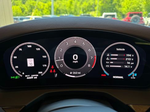 Used 2025 Porsche Panamera 4 AWD/4WD image 60
