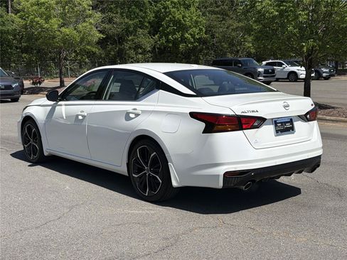 Used 2024 Nissan Altima 2.5 SR w/ SR Premium Package FWD image 25