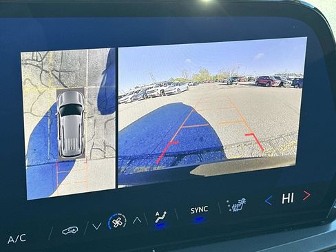 Certified 2024 Chevrolet Traverse LT image 31