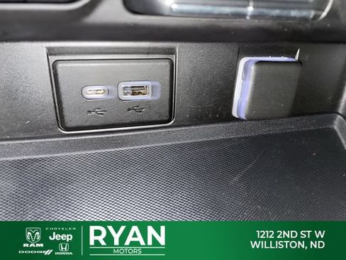 Used 2021 GMC Yukon SLT w/ SLT Luxury Plus Package AWD/4WD image 25