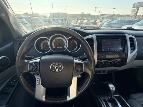 Used 2015 Toyota Tacoma 4x4 Double Cab image 13