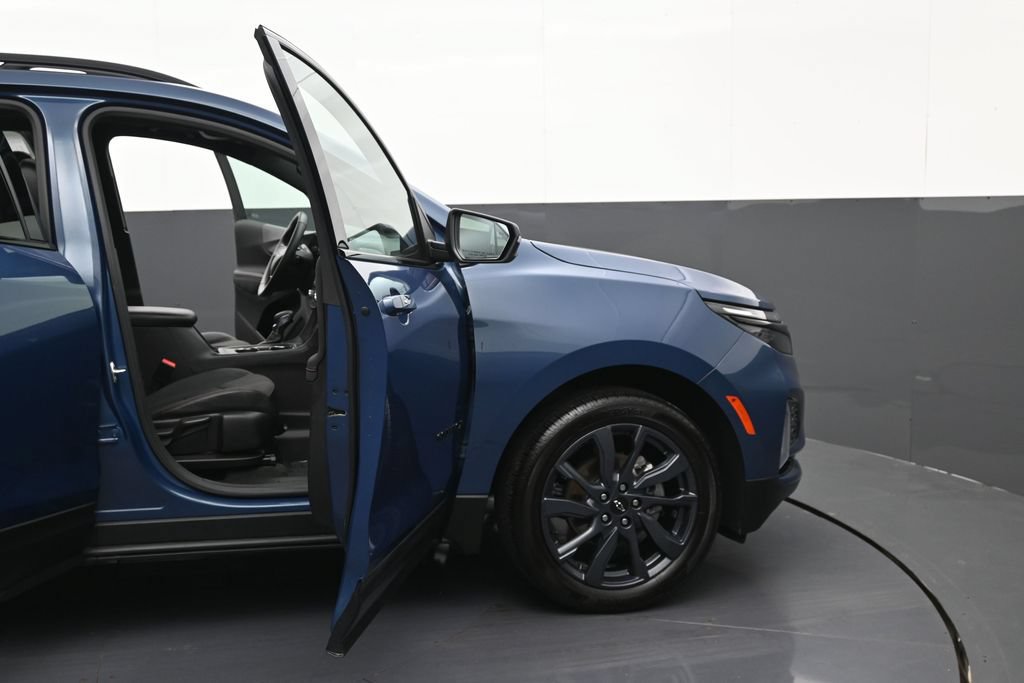 Certified 2024 Chevrolet Equinox RS FWD image 9