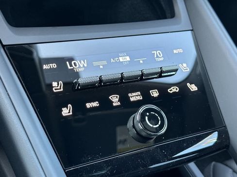 New 2026 Porsche Macan Electric RWD image 24