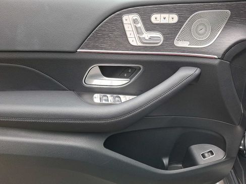Used 2026 Mercedes-Benz GLS 450 4MATIC image 10