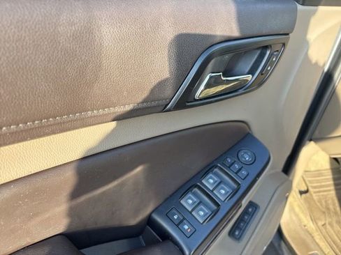 Used 2018 Chevrolet Suburban LT w/ LT Signature Package image 26
