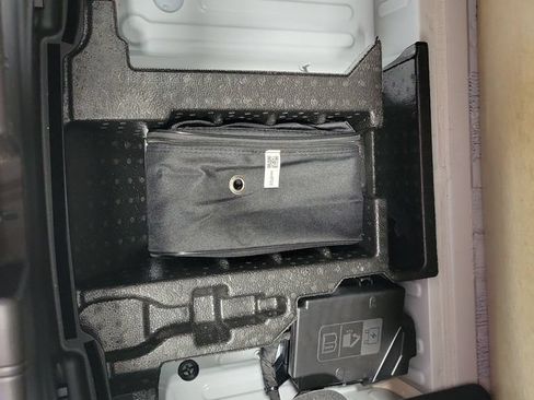Used 2023 Chevrolet Camaro LT RWD image 10