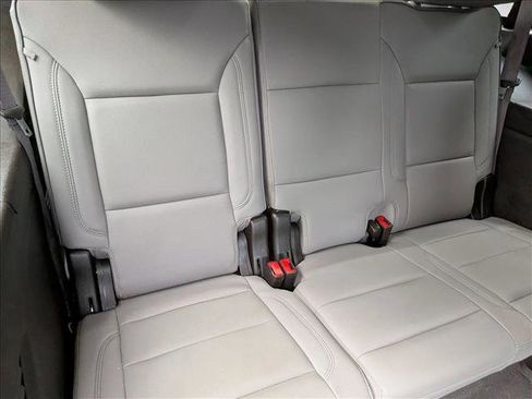 Used 2024 GMC Yukon SLT w/ SLT Luxury Package image 19