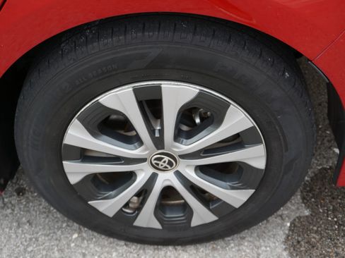 Used 2021 Toyota Prius Prime XLE FWD image 13