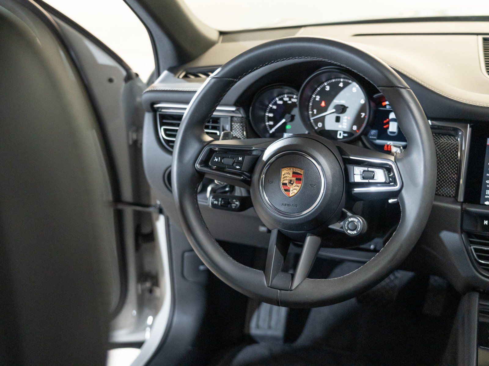 Used 2026 Porsche Macan S AWD/4WD image 26