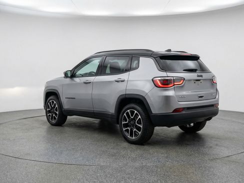 Used 2025 Jeep Compass Trailhawk image 6