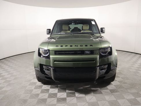 New 2026 Land Rover Defender 110 X-Dynamic SE image 2
