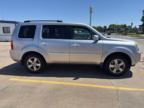 Used 2010 Honda Pilot EX-L image 2
