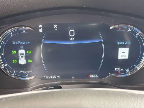 Used 2017 Cadillac Escalade Luxury AWD/4WD image 15