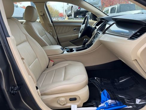 Used 2019 Ford Taurus SEL w/ Equipment Group 201A image 16