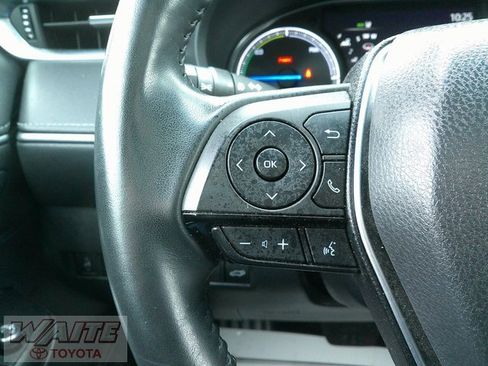 Certified 2024 Toyota Venza Nightshade image 13