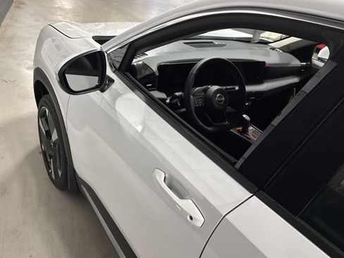 New 2025 Nissan Kicks SR w/ Illumination Package image 13