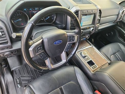 Used 2019 Ford Expedition Platinum image 10