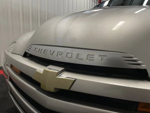 Used 2005 Chevrolet SSR w/ Preferred Equipment Group RWD image 11