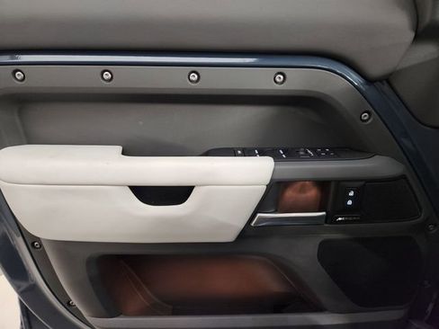 New 2026 Land Rover Defender 110 S image 24