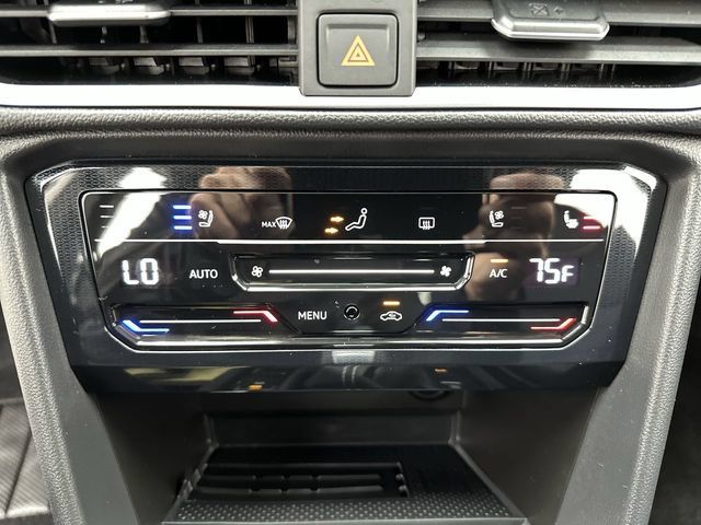Used 2025 Volkswagen Taos SEL AWD/4WD image 19