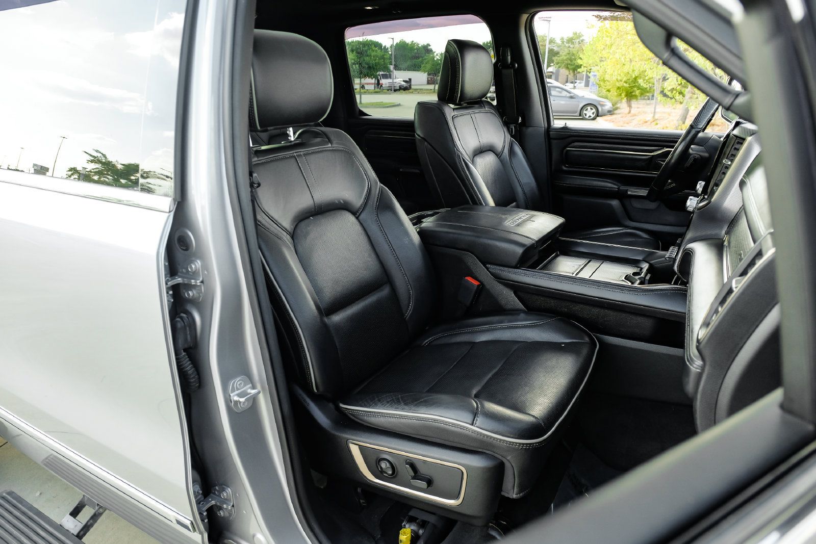 Used 2020 RAM 1500 Limited AWD/4WD image 36