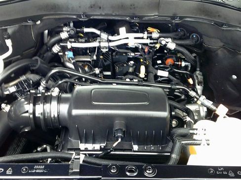 Used 2023 Ford Explorer XLT w/ Equipment Group 202A image 9