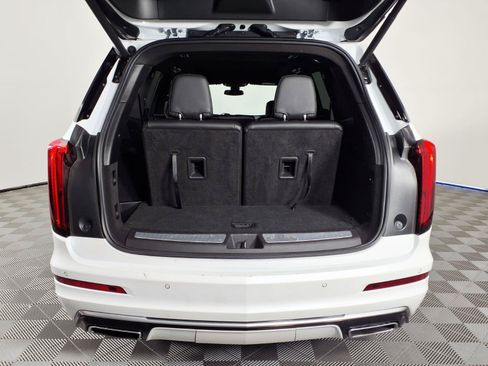 Certified 2024 Cadillac XT6 Luxury FWD image 8